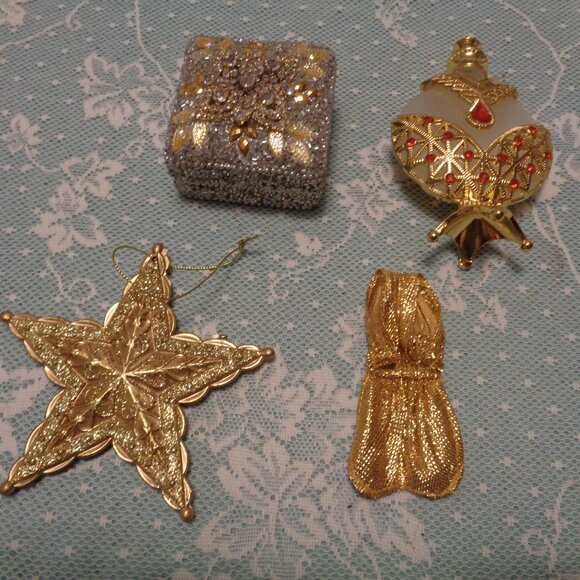 GLITZ & GLAMOUR PERFUME BOTTLE BEADED BOX STAR ORNAMENT DOLL CLOTHES LOT - Picture 4 of 10